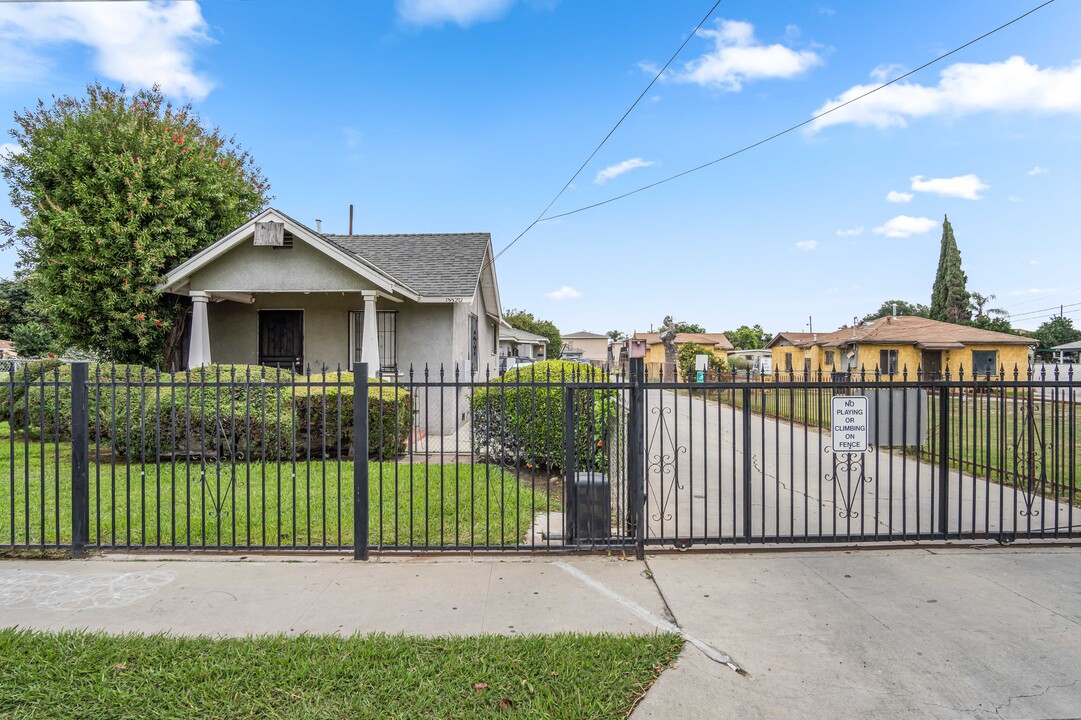 15520 S Butler Ave in Compton, CA - Building Photo