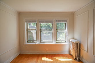 5720 S Blackstone Ave, Unit #309 in Chicago, IL - Foto de edificio - Building Photo