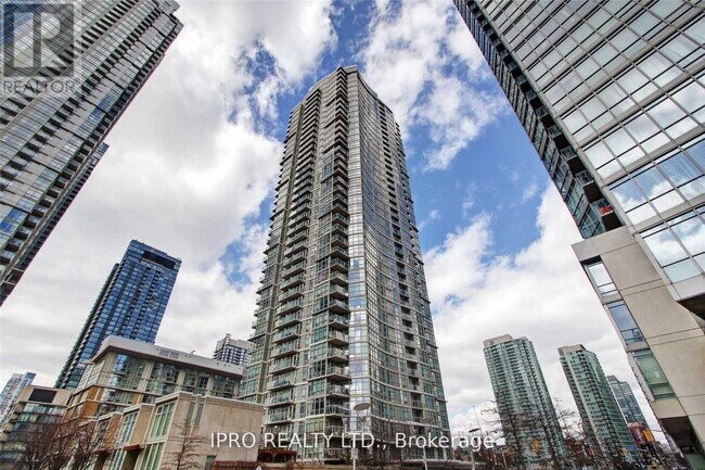 10-610 Navy Wharf Ct in Toronto, ON - Building Photo - Building Photo