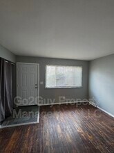 22649 Frisbee St in Detroit, MI - Building Photo - Building Photo