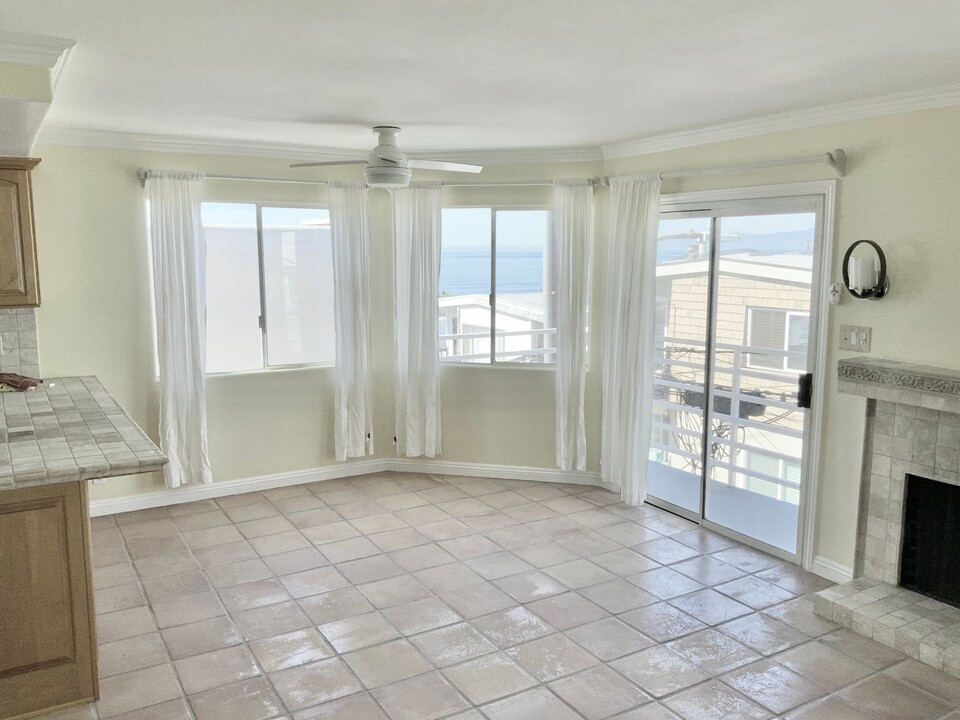 204 Seaview St in Manhattan Beach, CA - Foto de edificio