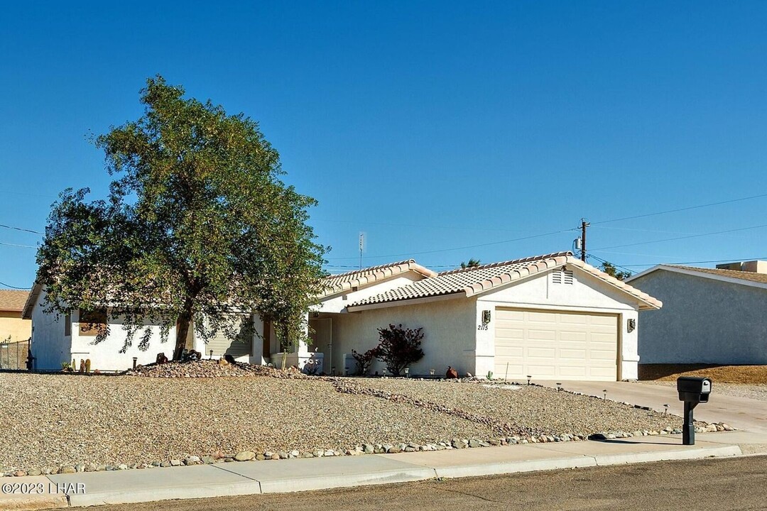 2115 Charing Cross Dr in Lake Havasu City, AZ - Building Photo