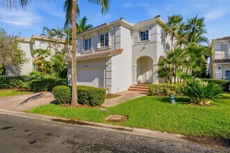 3135 NE 211th St in Aventura, FL - Building Photo - Building Photo