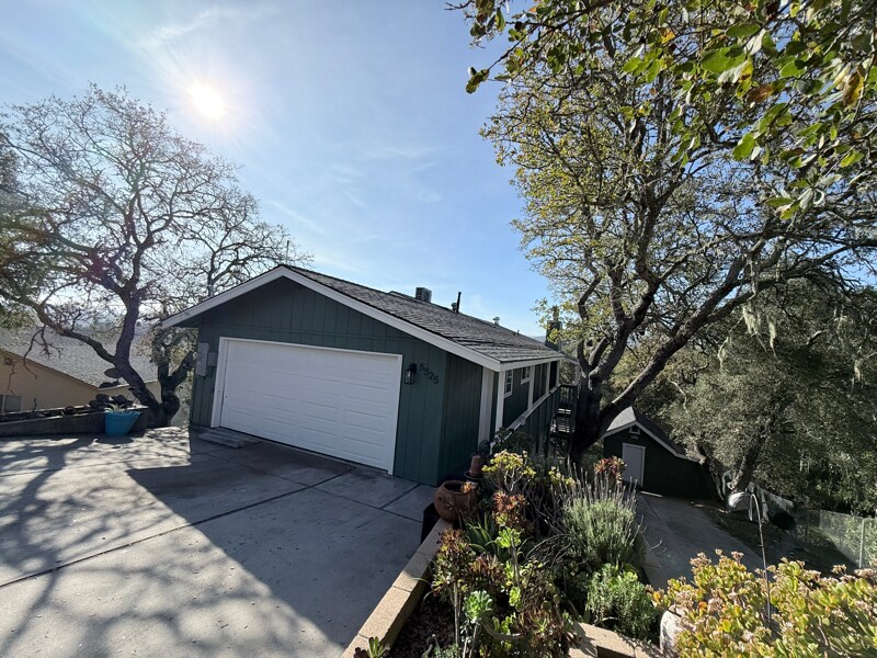 5525 Vida Ave in Atascadero, CA - Foto de edificio