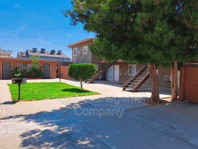 1341 E San Bruno Ave in Fresno, CA - Building Photo - Building Photo