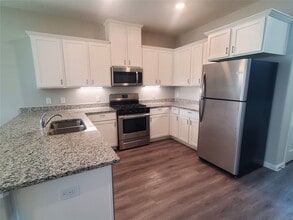 1176 Rd 5102 in Cleveland, TX - Building Photo - Building Photo