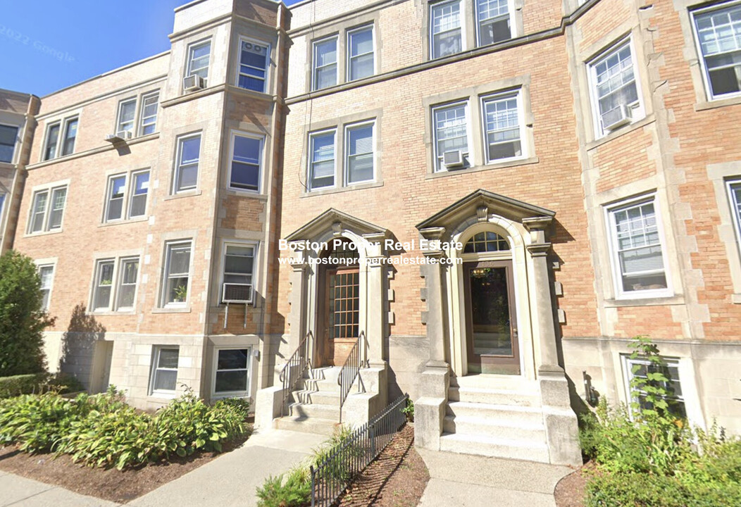 134 Pleasant St, Unit 3 in Brookline, MA - Foto de edificio