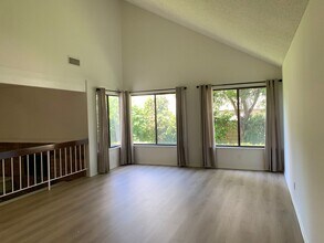 16969 Avenida De Santa Ynez in Los Angeles, CA - Building Photo - Building Photo