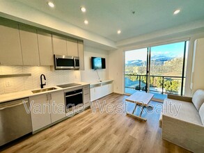 1274-1274 Devonshire Ave in Kelowna, BC - Building Photo - Building Photo