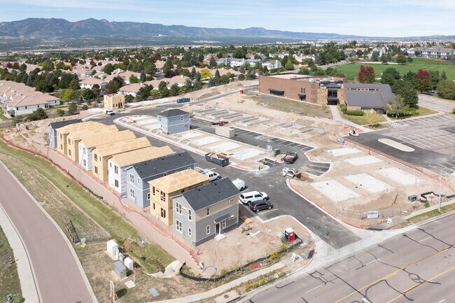 2845 Parliament Dr in Colorado Springs, CO - Building Photo - Building Photo