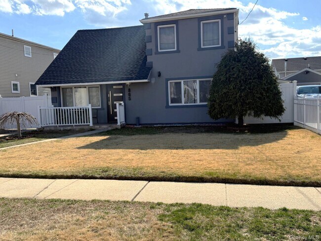 865 Grand Blvd in Westbury, NY - Building Photo - Building Photo