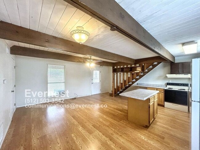 801 W Navarro St in Llano, TX - Building Photo - Building Photo