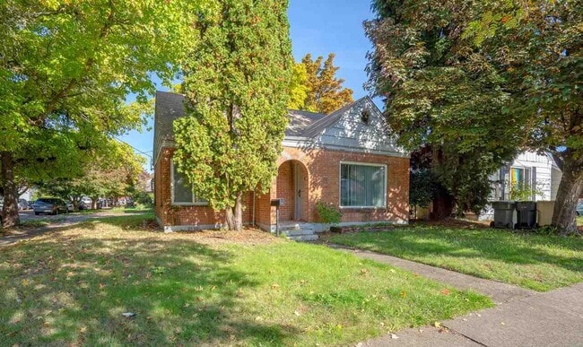 property at 1363 SW Western Blvd