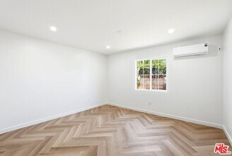 11445 Delano St in Los Angeles, CA - Building Photo - Building Photo