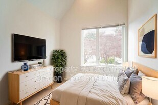 6794 N McKenna Ave in Portland, OR - Building Photo