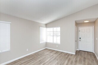 7668 Kalmalii Ave in Las Vegas, NV - Building Photo - Building Photo