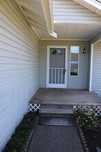 985 Peterson Rd in Burlington, WA - Building Photo - Building Photo