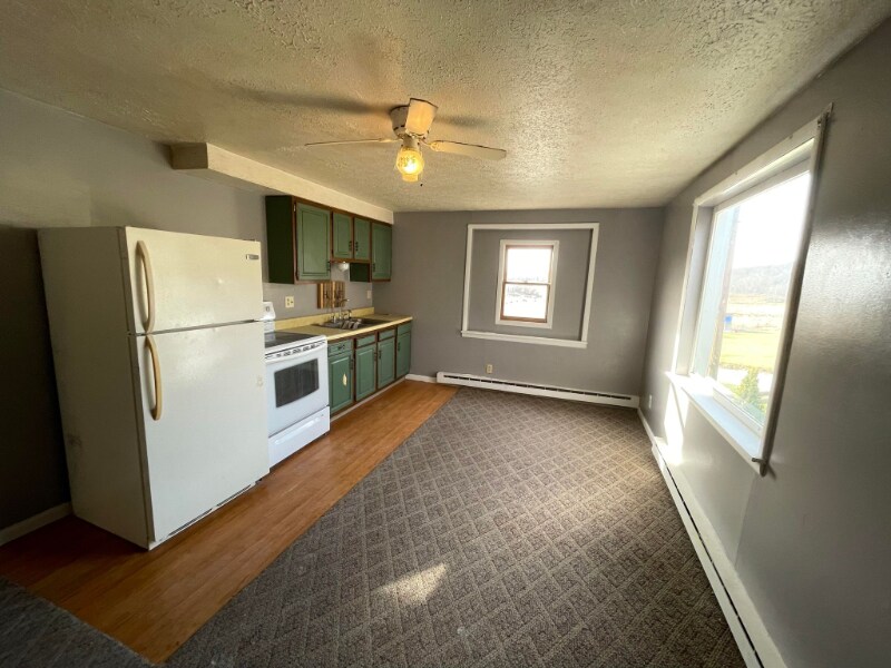 8975 Lee Ln in Cambridge, OH - Building Photo