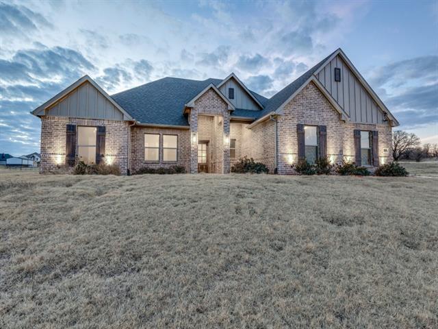 5025 Cottontail court in Springtown, TX - Building Photo