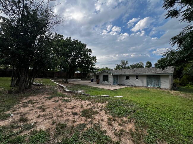 1103 Floradale Dr in Austin, TX - Building Photo - Building Photo