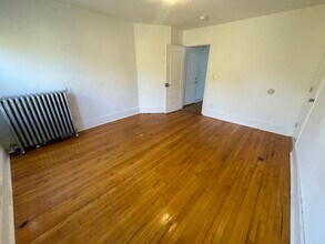 91 Devon St, Unit 3 in Boston, MA - Foto de edificio - Building Photo