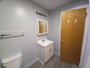 208 W Davidson Ave in Gastonia, NC - Building Photo - Building Photo