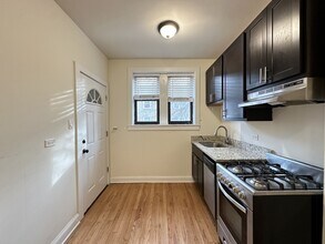 4039.5 N Ashland Ave in Chicago, IL - Foto de edificio - Building Photo