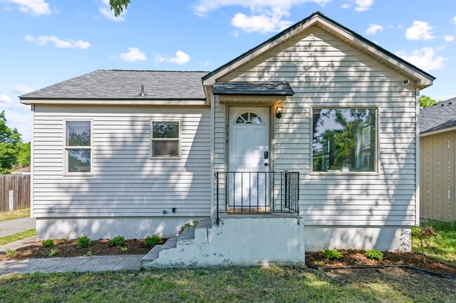 1734 N Stone St in Spokane, WA - Foto de edificio - Building Photo