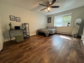 70 Warren Ave, Unit 1-4 in Chelsea, MA - Foto de edificio - Building Photo