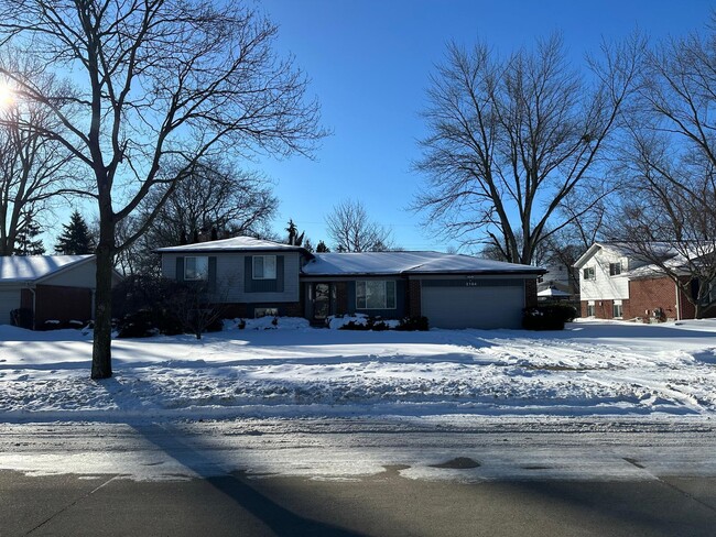 2184 Cumberland Dr in Troy, MI - Building Photo - Building Photo