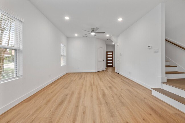 1220 E 33rd St in Houston, TX - Foto de edificio - Building Photo