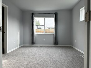 8841 Cordell Cir in Anchorage, AK - Building Photo - Building Photo