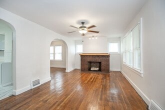 21180 Westport Ave in Euclid, OH - Building Photo - Building Photo