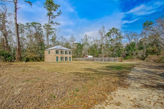 1135 Florida St in Mandeville, LA - Building Photo