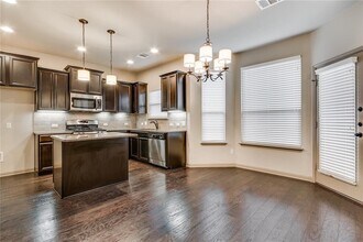 10905 Vetters in Austin, TX - Building Photo - Building Photo