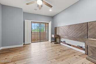 6940 E Cochise Rd in Paradise Valley, AZ - Building Photo - Building Photo