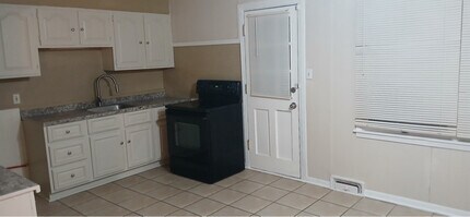 11224 Oakland Ave in Kansas City, MO - Building Photo - Building Photo