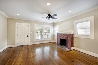 1236 W Gray St in Houston, TX - Building Photo - Building Photo