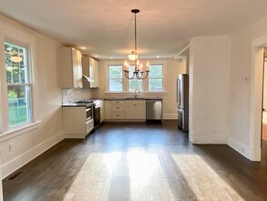 38 Thompson St in Red Hook, NY - Building Photo - Building Photo