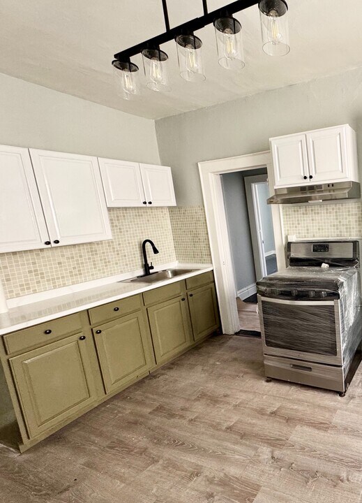 17 Harding Terrace in Newark, NJ - Building Photo