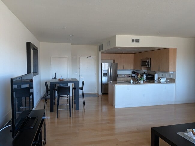 88 Bush St, Unit 1161 in San Jose, CA - Foto de edificio - Building Photo