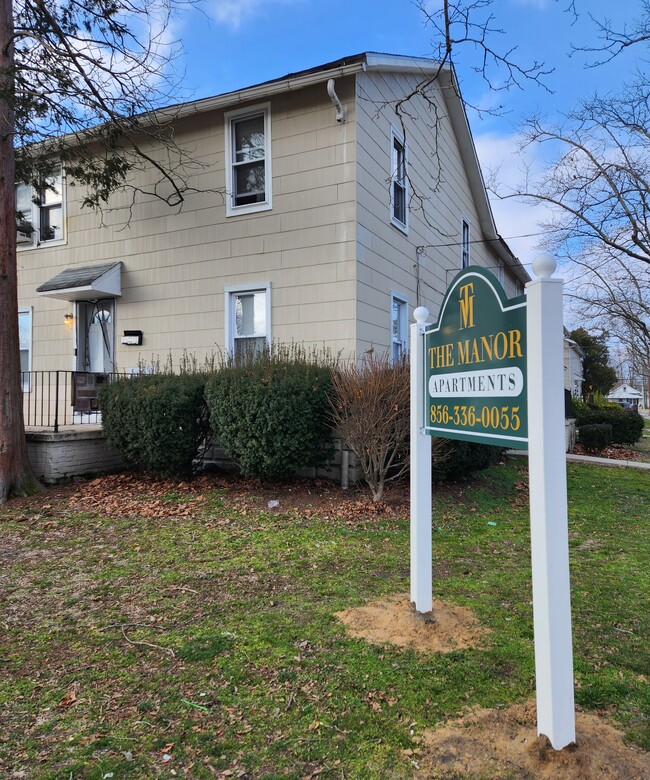 Blue Manor Apartments in Paulsboro, NJ - Building Photo - Building Photo