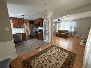 17 Brian Rd in West Hartford, CT - Building Photo - Building Photo