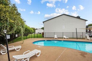 151 E Little Creek Rd in Cedar Hill, TX - Building Photo