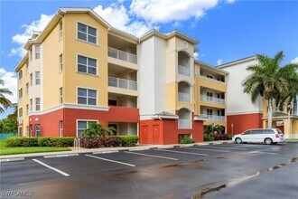 11001 Gulf Reflections Drive in Ft. Myers, FL - Building Photo - Building Photo