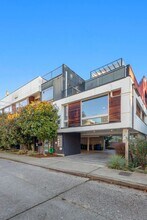 2420 Wickstrom Pl SW in Seattle, WA - Building Photo - Building Photo