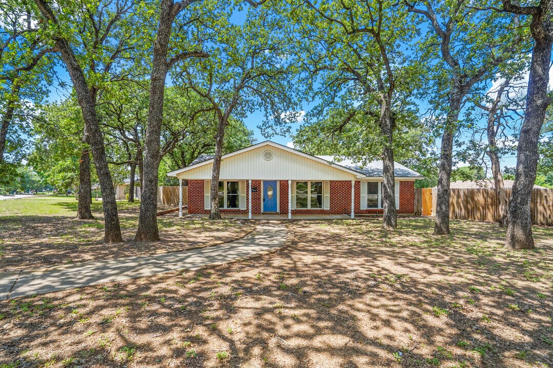 514 Canyon Ridge Dr in Euless, TX - Building Photo