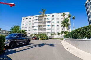 1900 Clifford St in Ft. Myers, FL - Building Photo