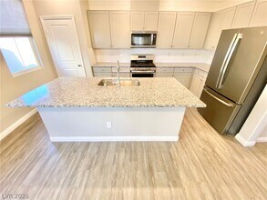 2826 Turnstone Ridge St in Henderson, NV - Building Photo - Building Photo