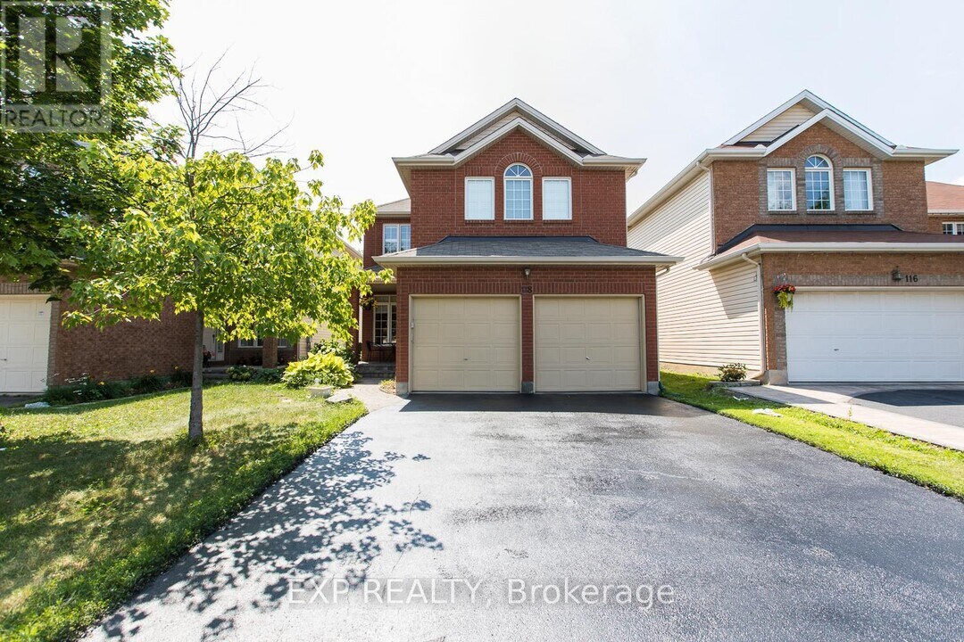 118 Finn Ct in Ottawa, ON - Building Photo